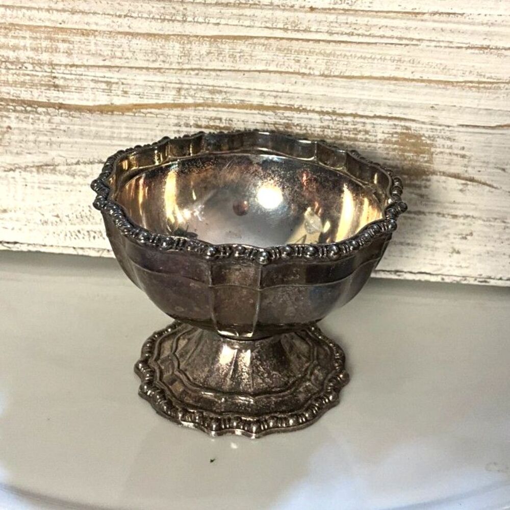 Vintage silver plated salt cellar textured rim and base ornate salt cellar